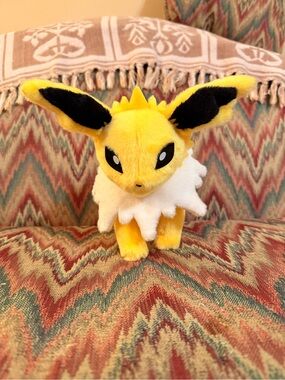 Pokemon I choose you! Jolteon Plush